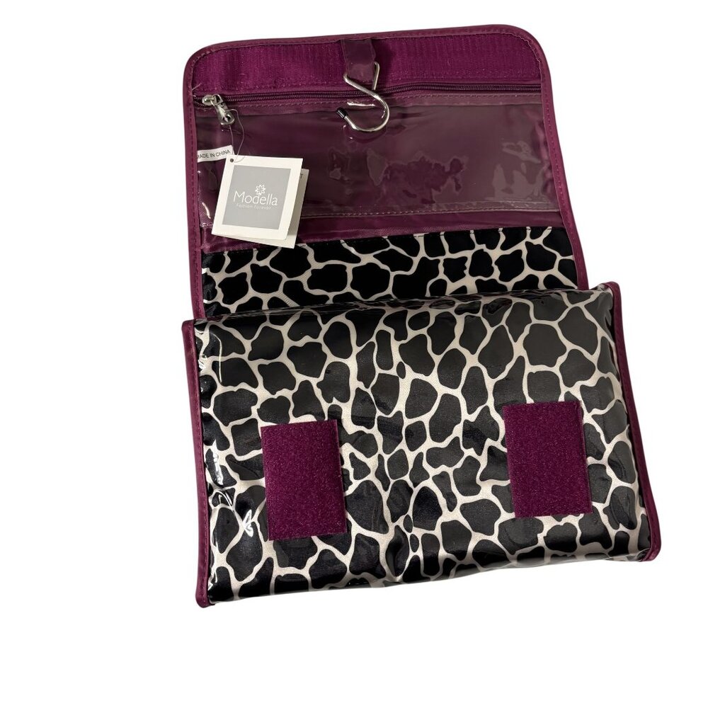 Hanging Travel Organizer 4  Plastic Bottles, Soap Dish, Pouff  Foldable - Picture 3 of 8